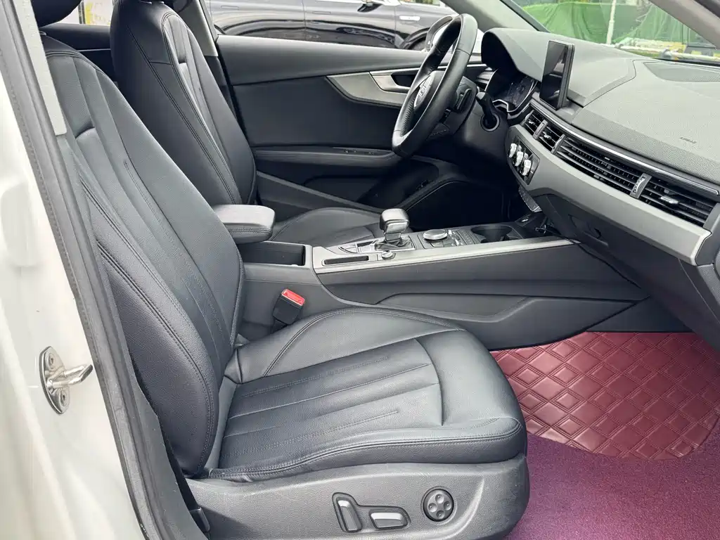Audi A4L 2018