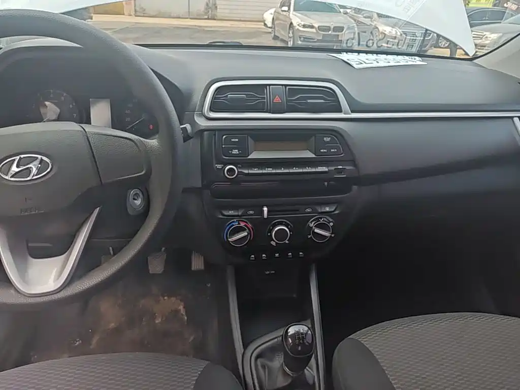 Hyundai Verna 2019 — фото 13