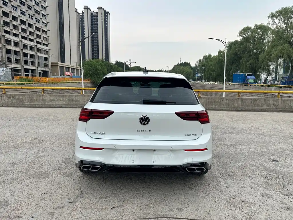 Volkswagen Golf 2022