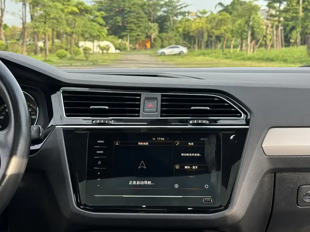 Volkswagen Tiguan L 2020 — фото 23