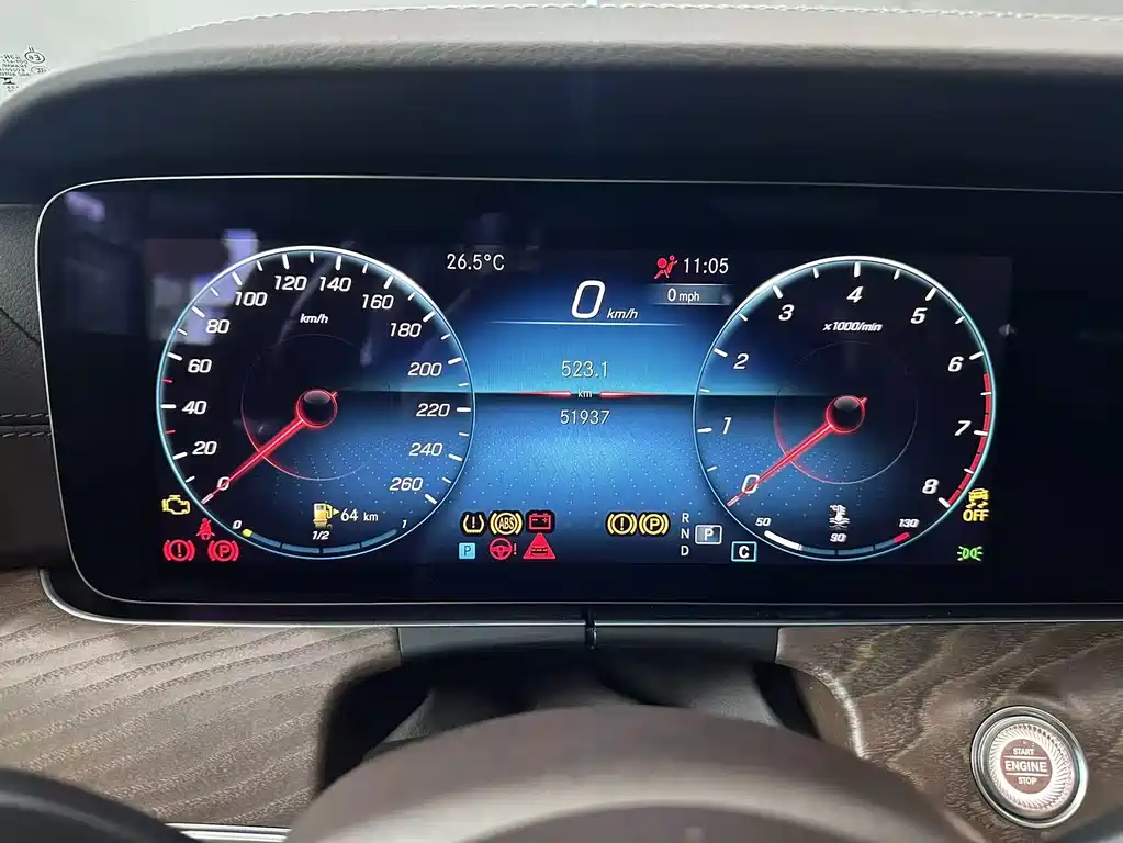 Mercedes-Benz E-Class 2023 — фото 12