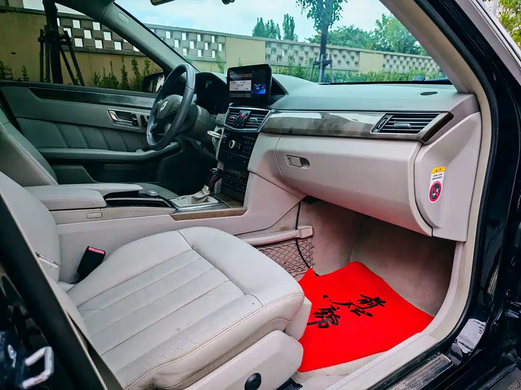 Mercedes-Benz E-Class 2010