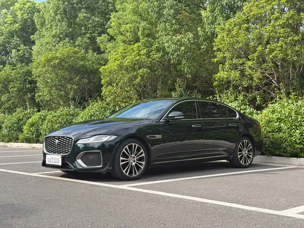 Jaguar XFL 2022 — фото 1
