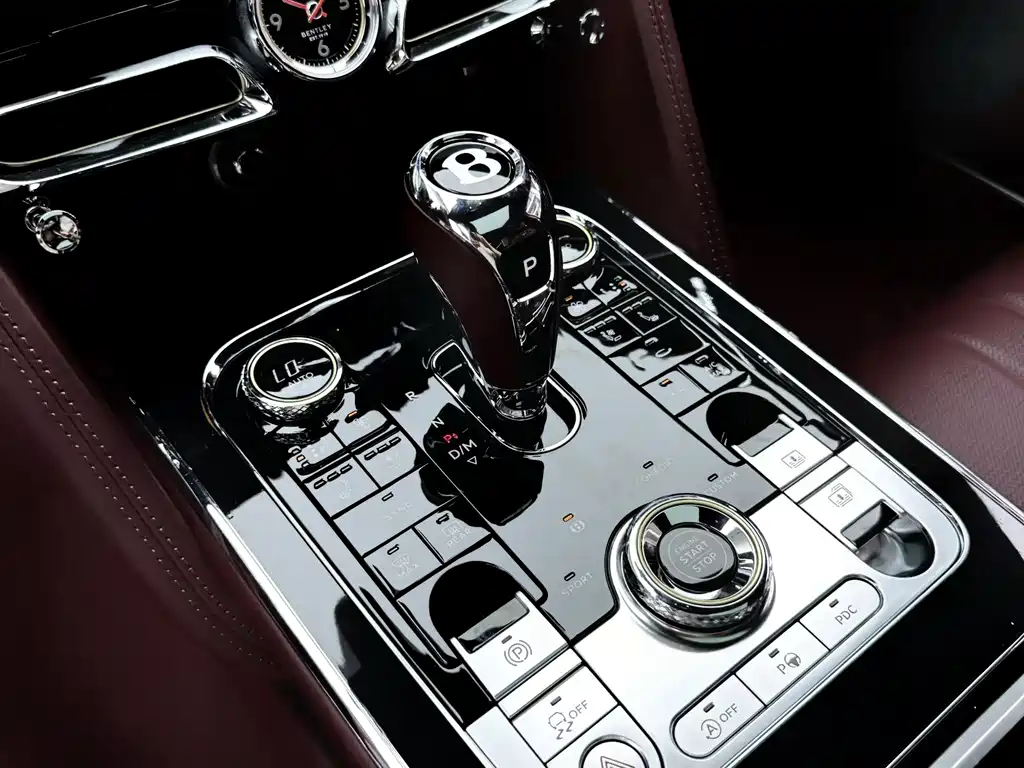 Bentley Flying Spur 2020 — фото 22