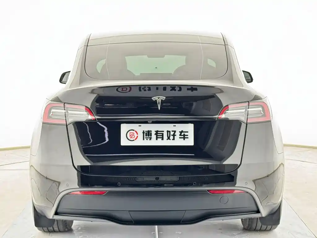 Tesla Model Y 2022 — фото 10