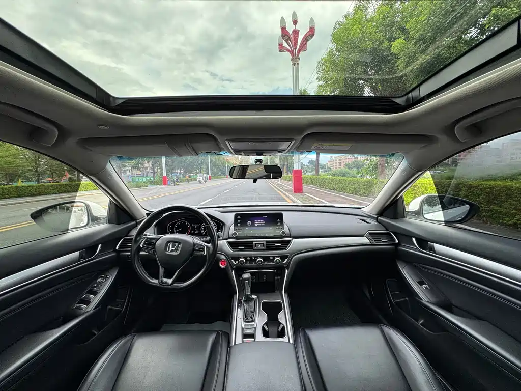 Honda Accord 2019 — фото 15