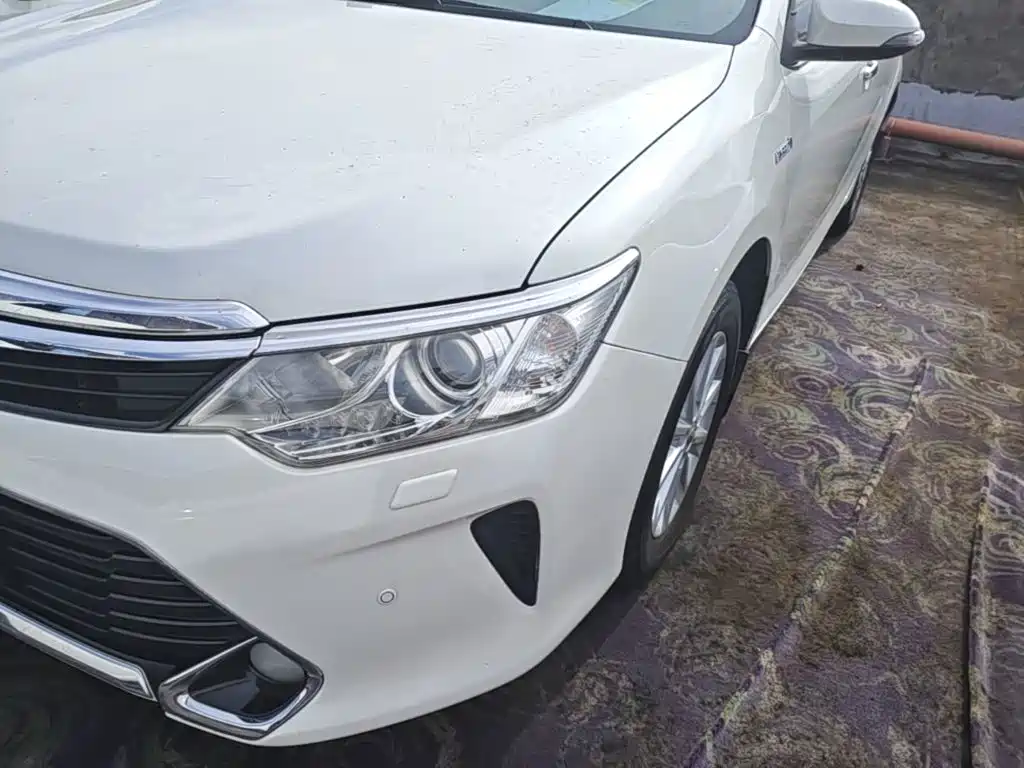 Toyota Camry 2017 — фото 24