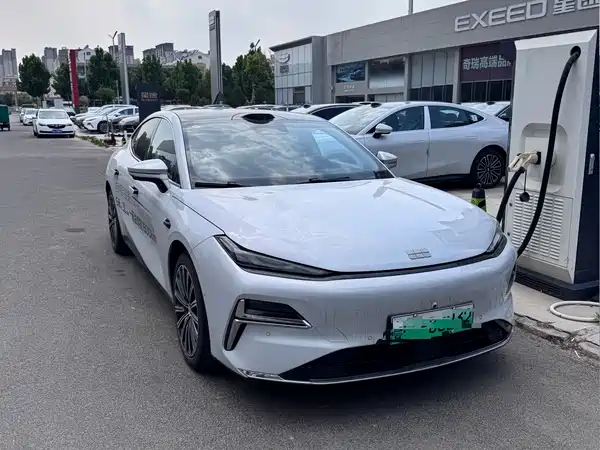 Geely Galaxy Starshine 8 2025
