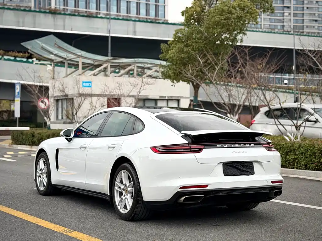 Porsche Panamera 2018 — фото 4