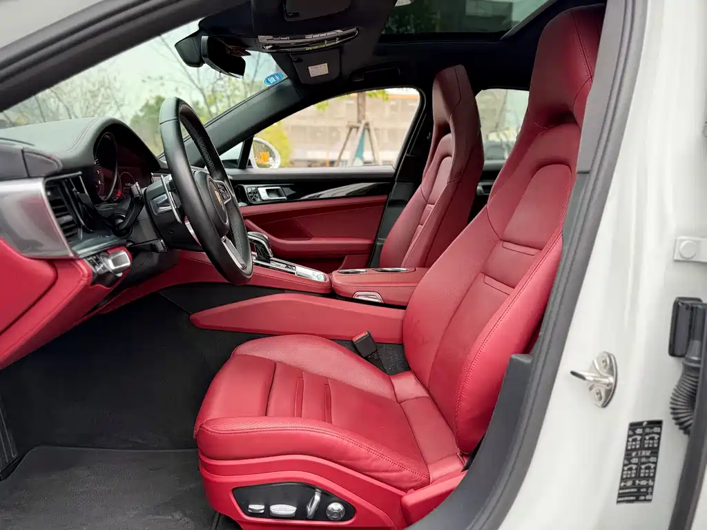Porsche Panamera 2018 — фото 11