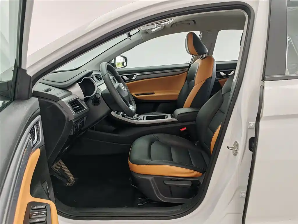 Geely Emgrand GL 2020 — фото 10