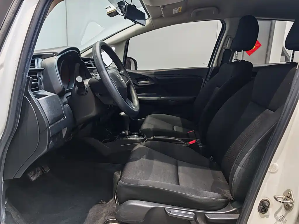 Honda Fit 2018 — фото 10