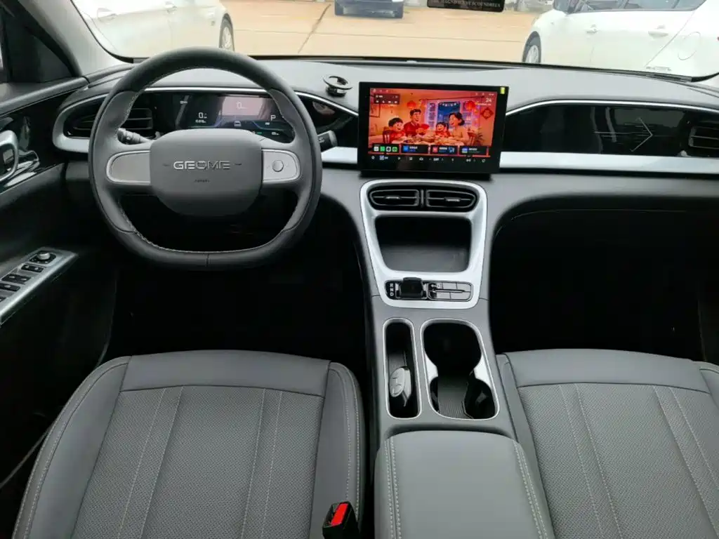 Geely Galaxy Starwish 2026 — фото 10