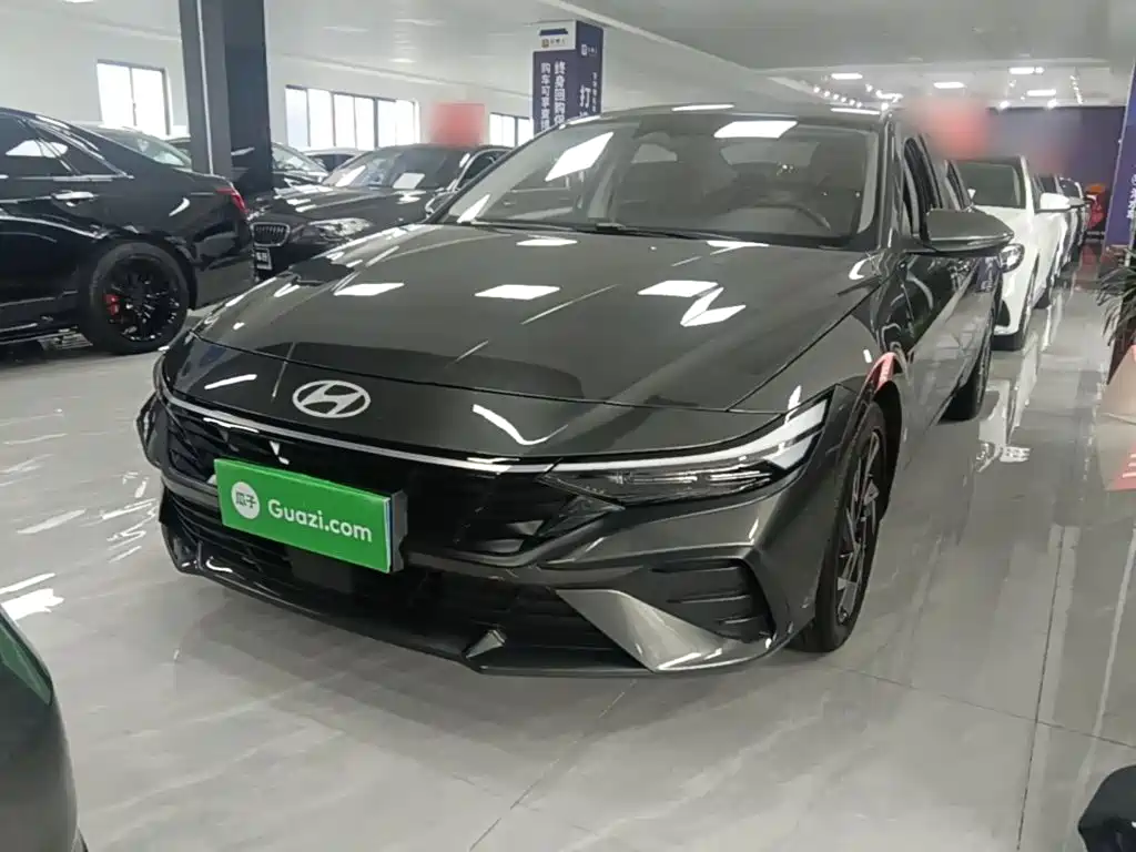 Hyundai Elantra 2025