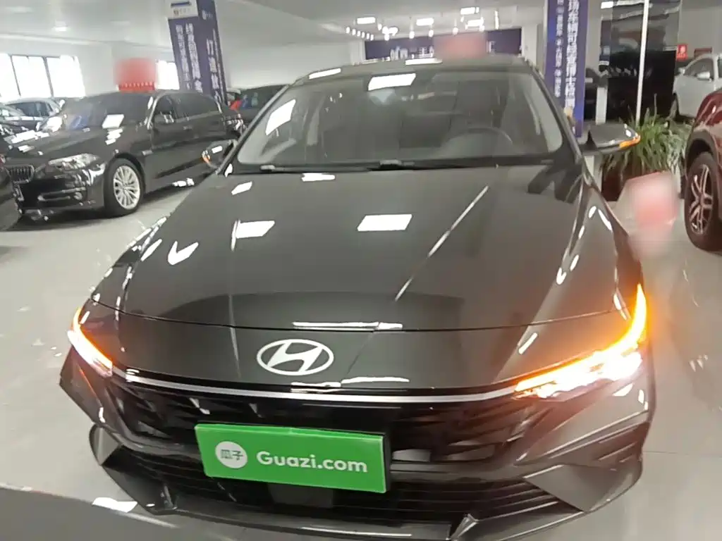 Hyundai Elantra 2025
