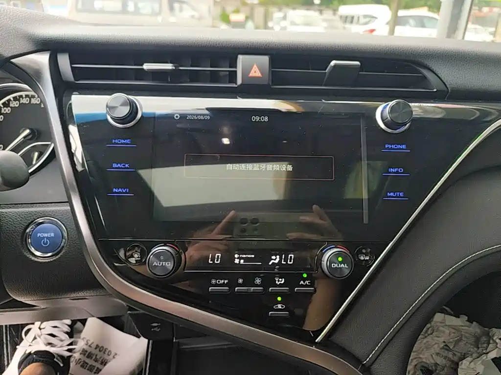 Toyota Camry 2019 — фото 13