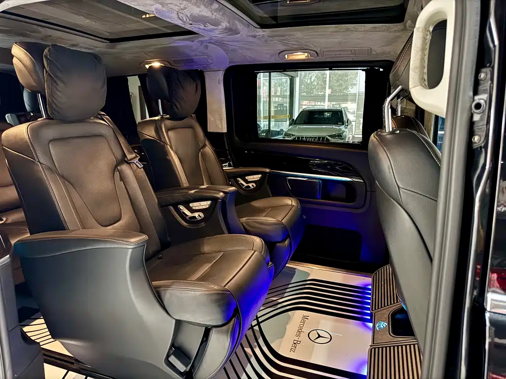 Mercedes-Benz V-Class 2019 — фото 10
