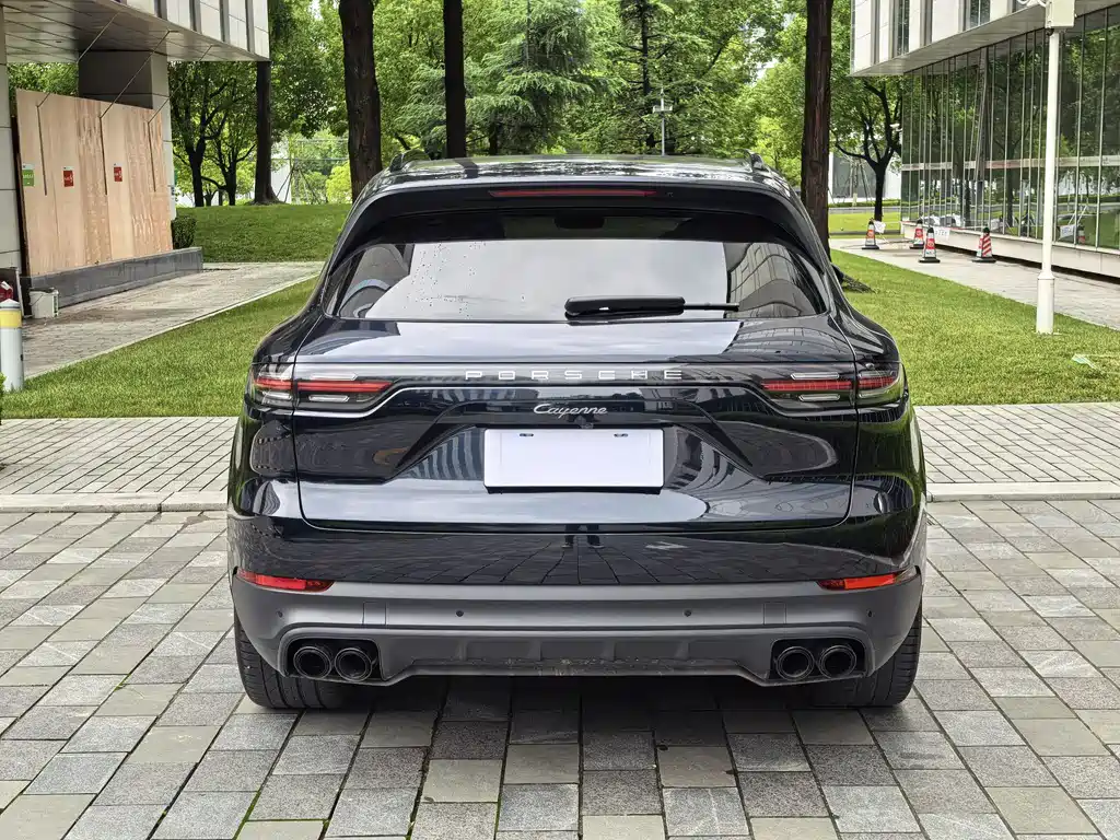 Porsche Cayenne 2023 — фото 49