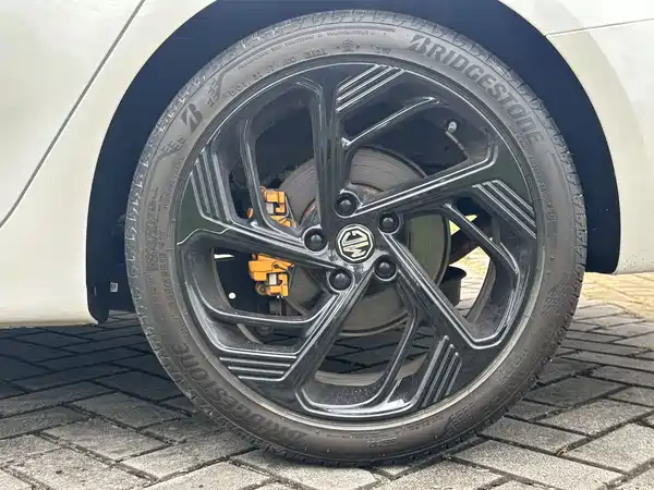 MG6 2020