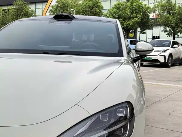 Xiaomi SU7 2024