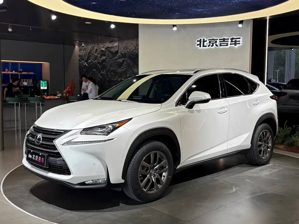 Lexus NX 2015 — фото 1