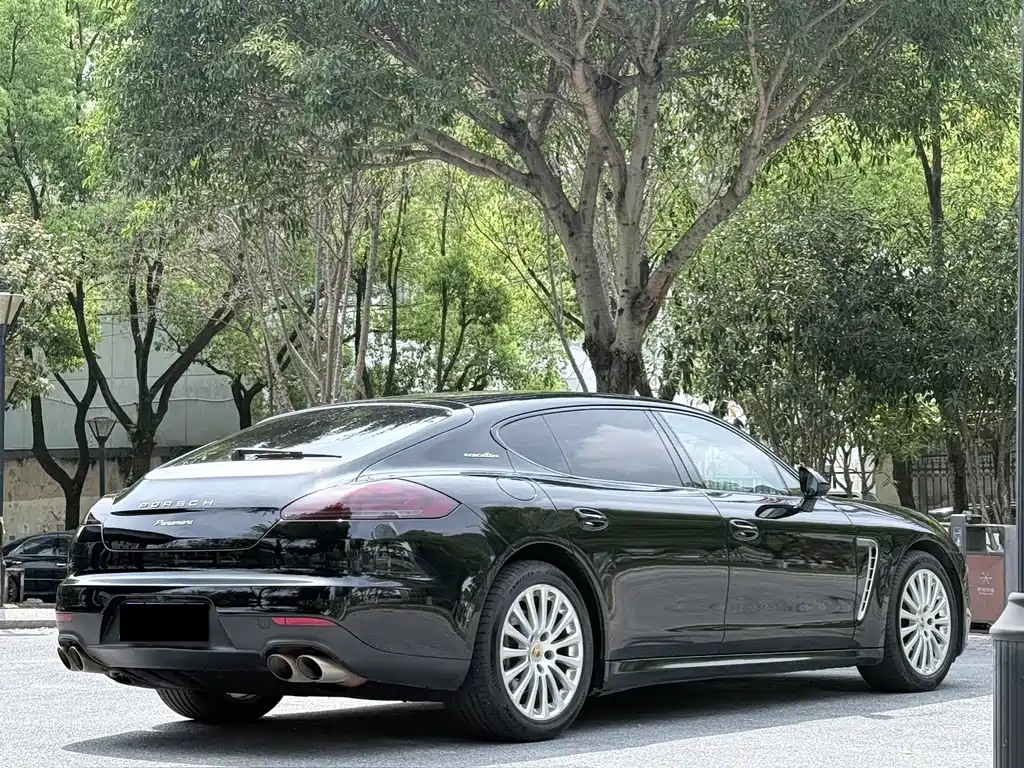 Porsche Panamera 2015 — фото 16