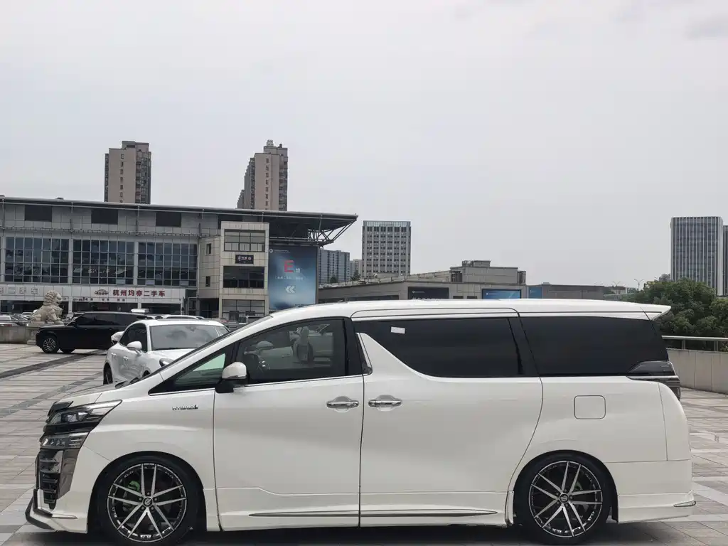 Toyota Vellfire 2020 — фото 4