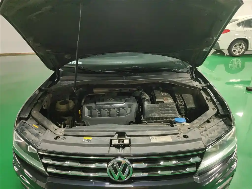 Volkswagen Tiguan L 2018 — фото 16