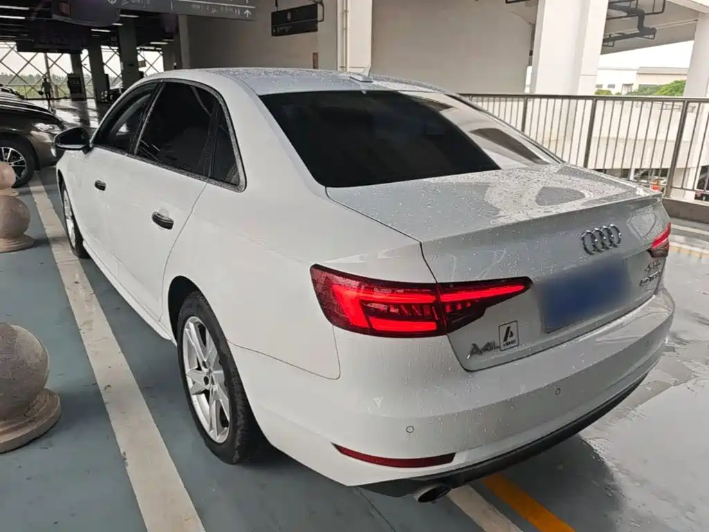 Audi A4L 2018