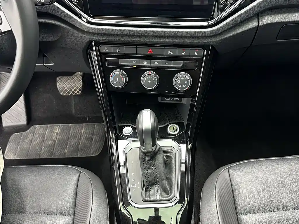 Volkswagen T-Roc 2022 — фото 15
