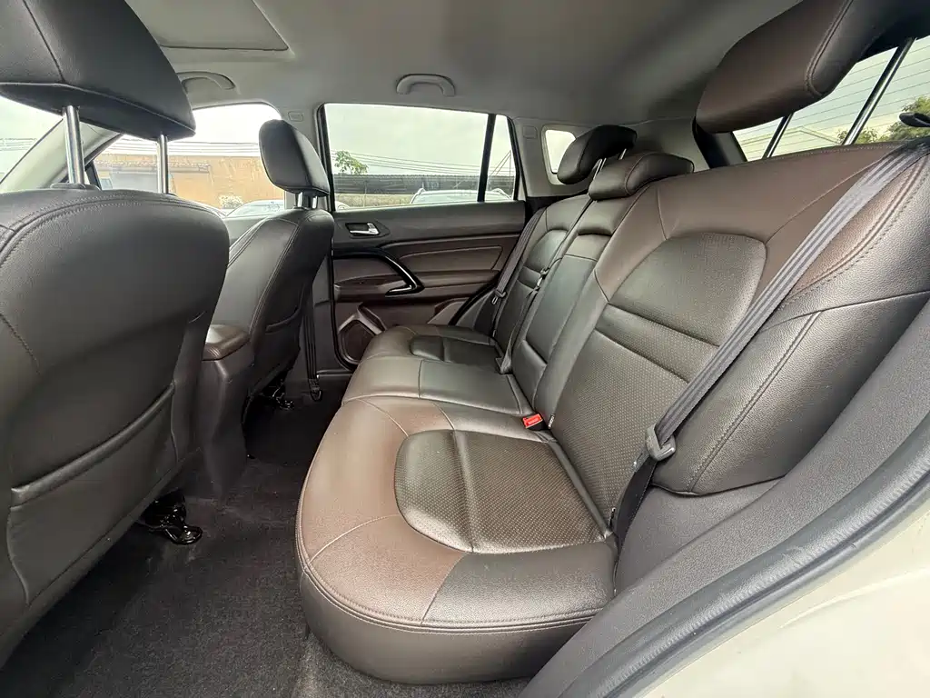 GAC Trumpchi GS4 2015 — фото 6