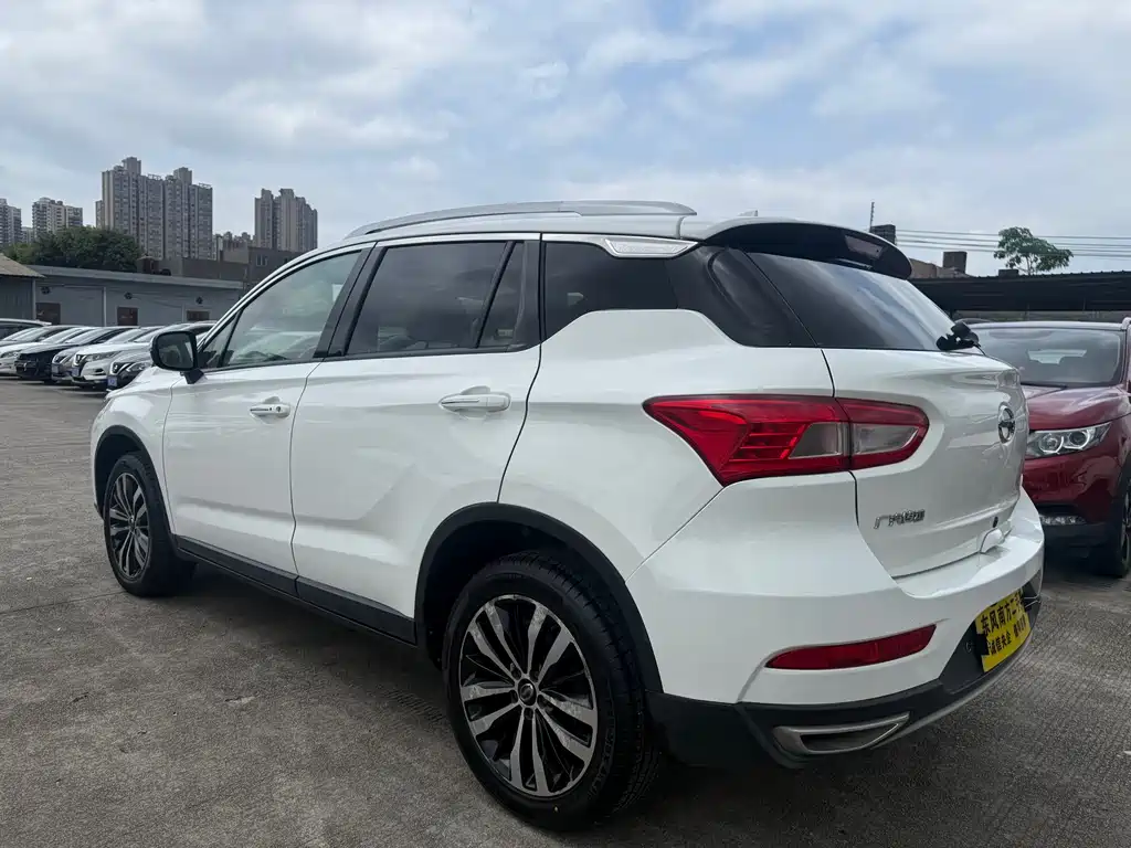 GAC Trumpchi GS4 2015 — фото 12