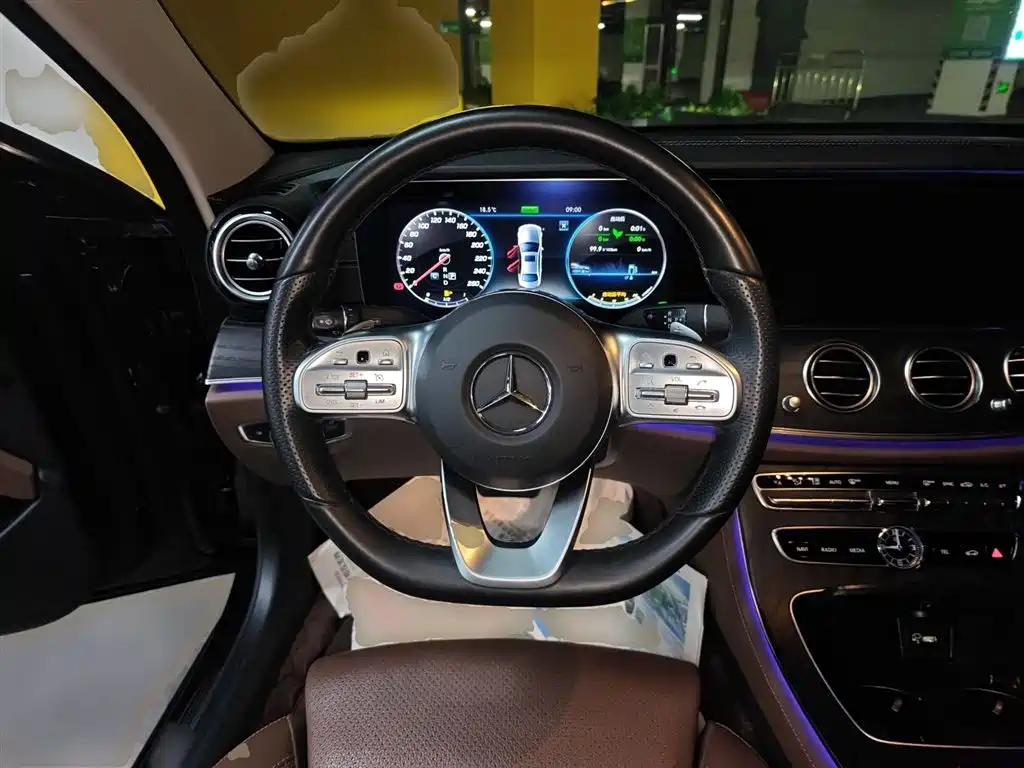 Mercedes-Benz E-Class 2020 — фото 11