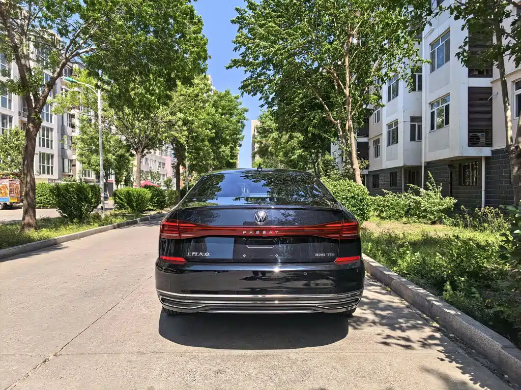 Volkswagen Passat 2022 — фото 9