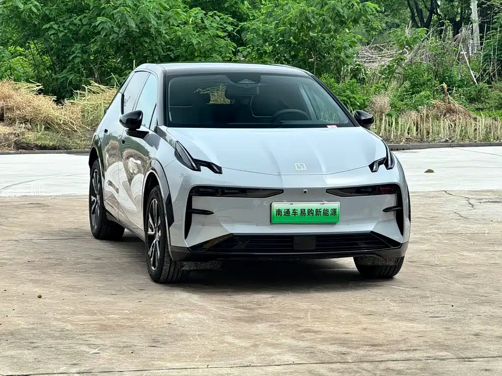 Zeekr X 2024