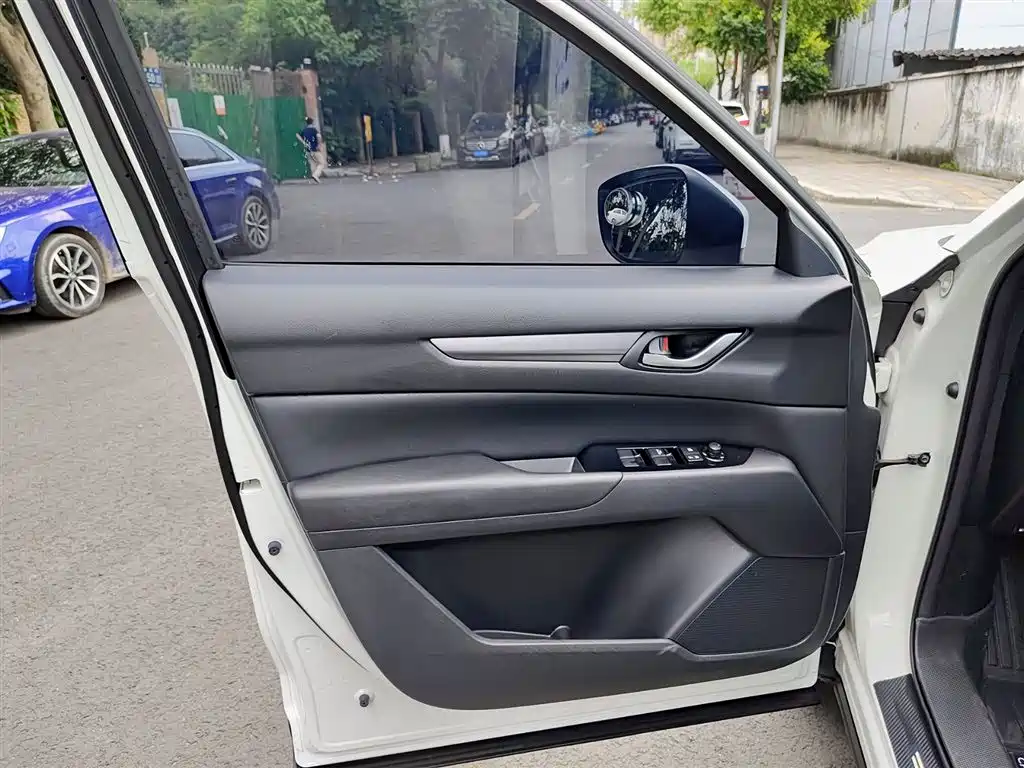 Mazda CX-5 2025