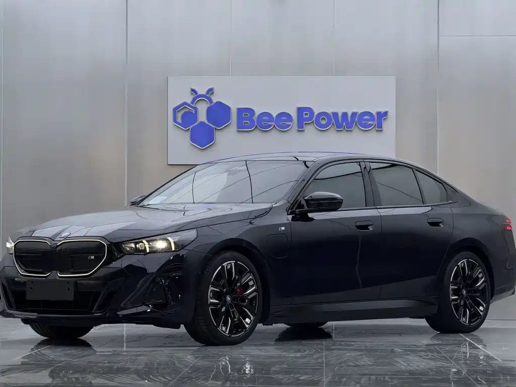 BMW i5 M60 2024 — фото 1