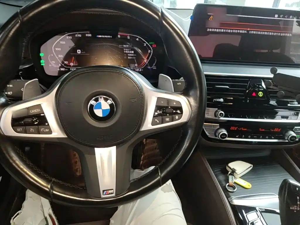 BMW 5 Series 2023 — фото 10