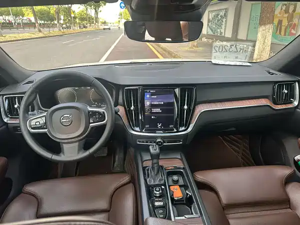 Volvo S60 2021