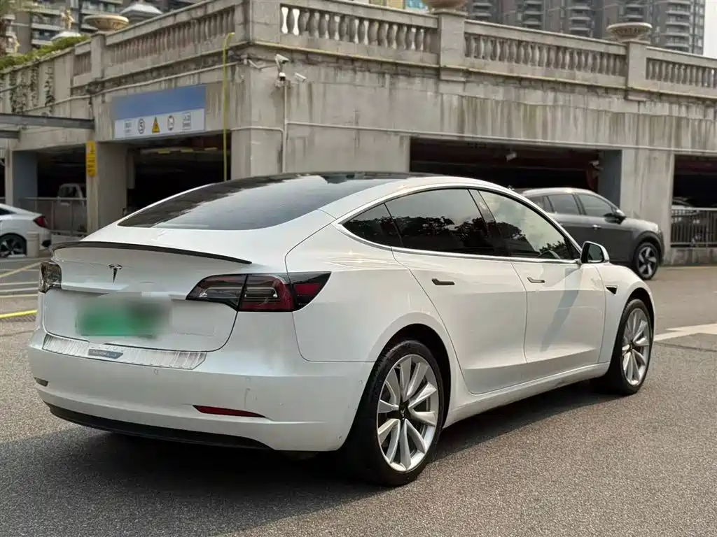 Tesla Model 3 2020 — фото 13