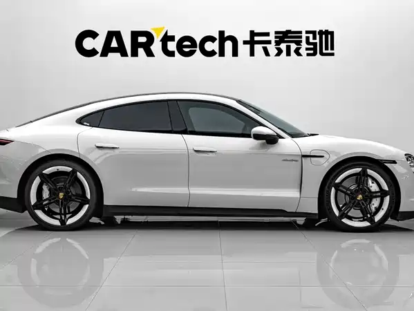 Porsche Taycan 2021
