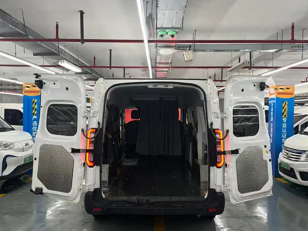 Farizon Super VAN 2025 — фото 10