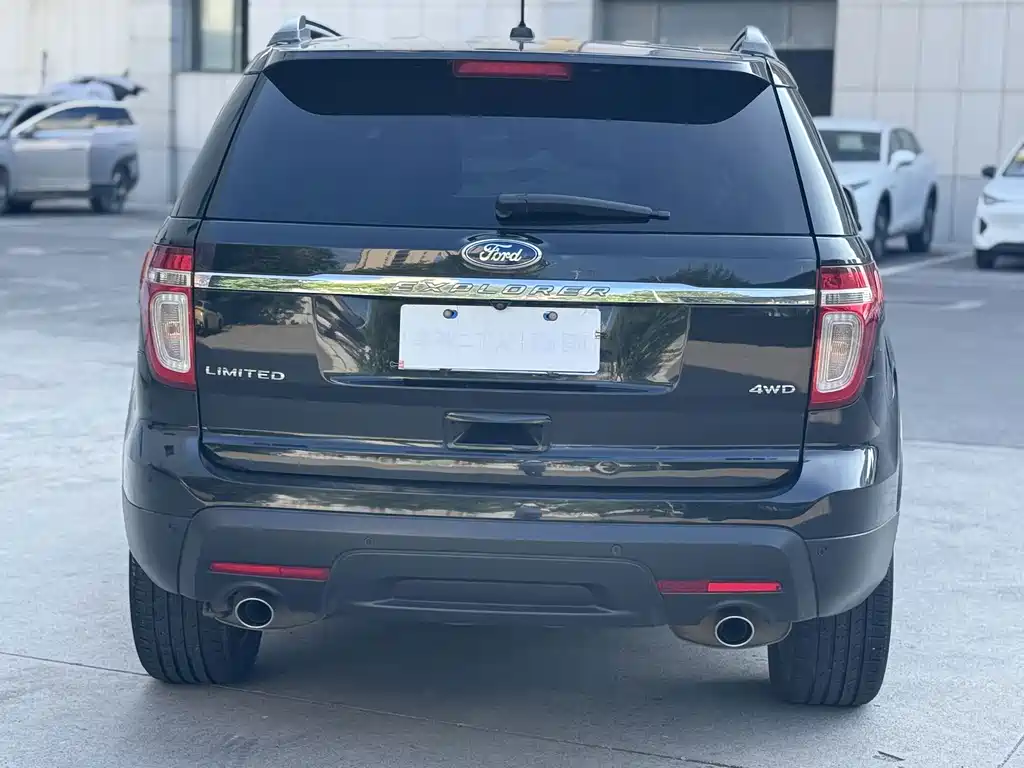 Ford Explorer 2013 — фото 9