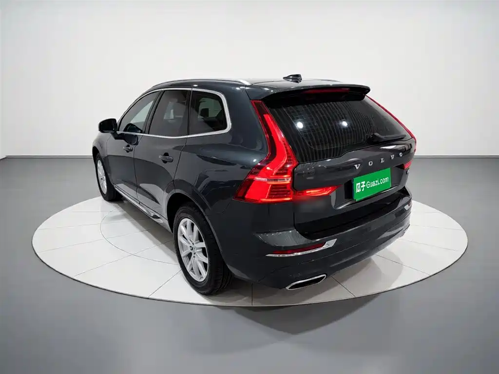 Volvo XC60 2021 — фото 5