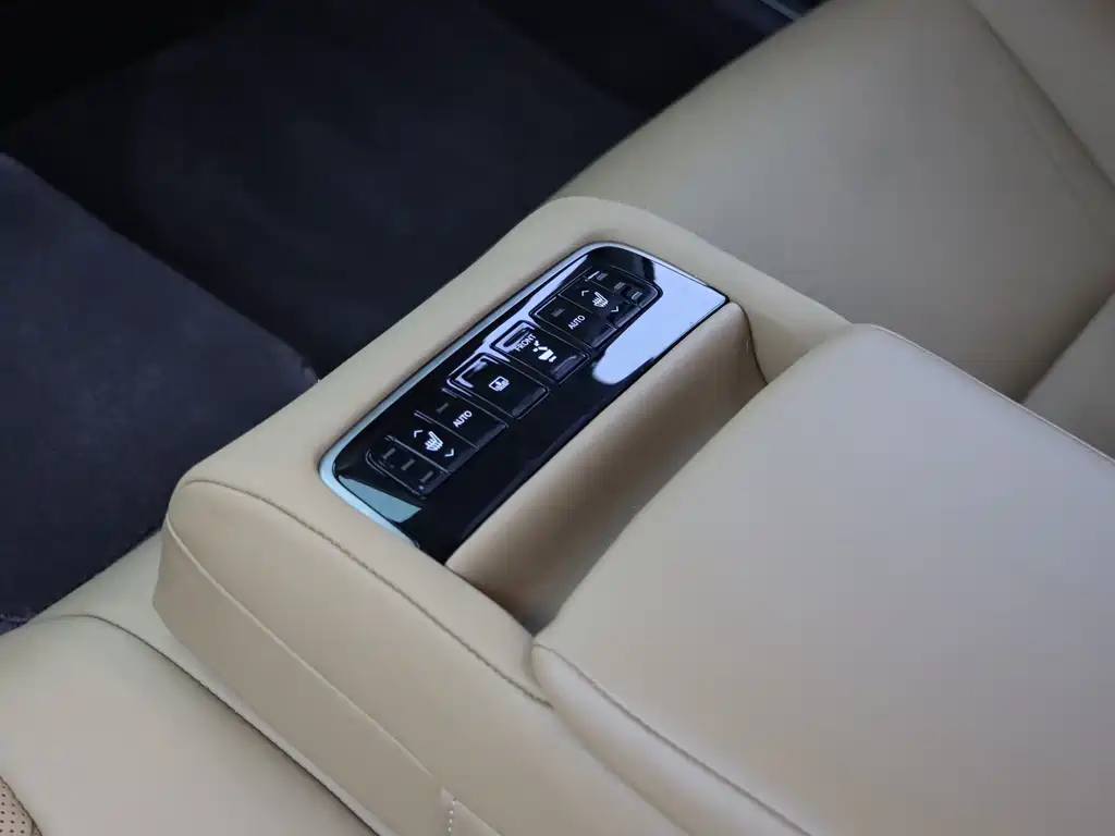 Lexus LS 2019 — фото 14