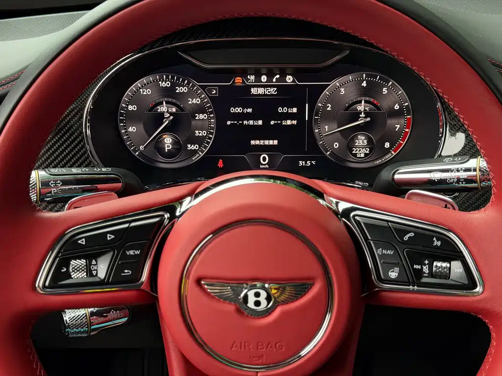 Bentley Flying Spur 2024 — фото 9