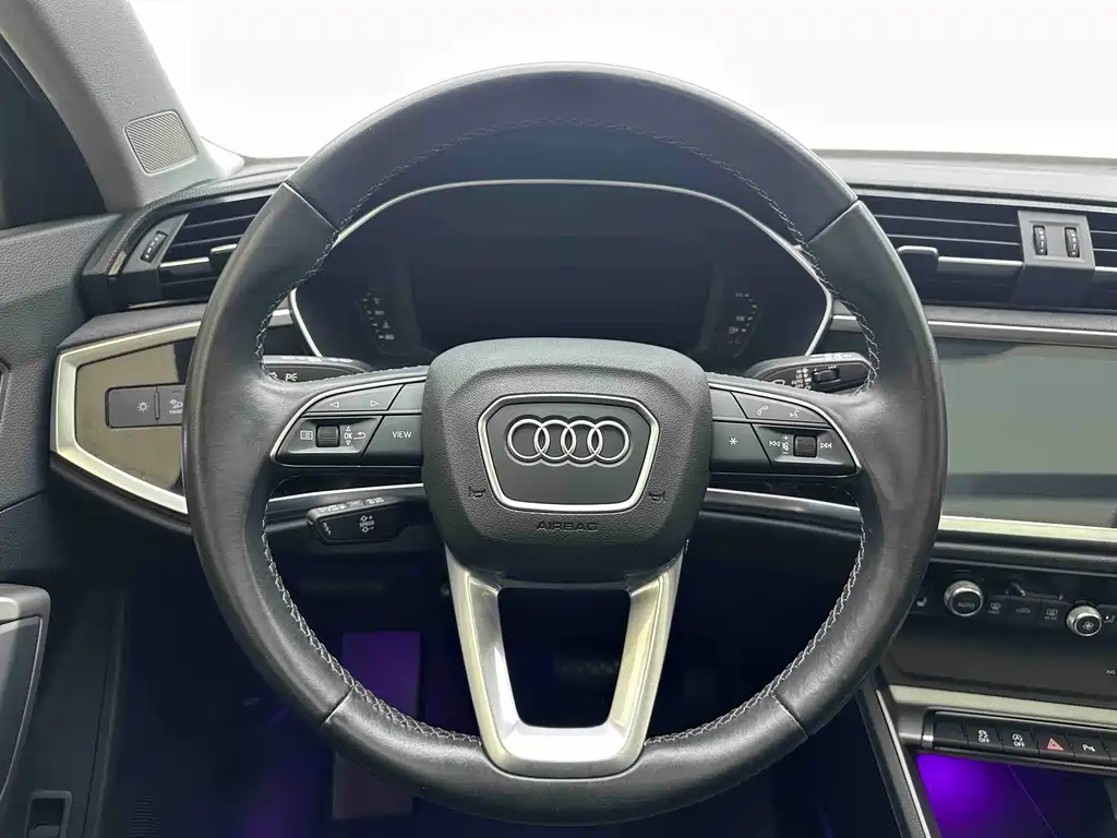 Audi Q3 2023 — фото 17