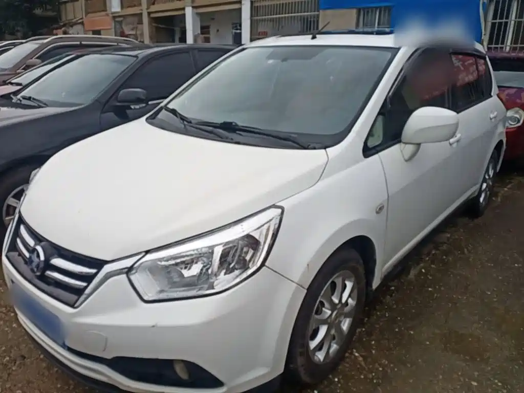 Venucia R50 2016