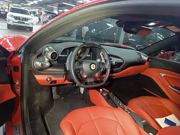 Ferrari F8 2023