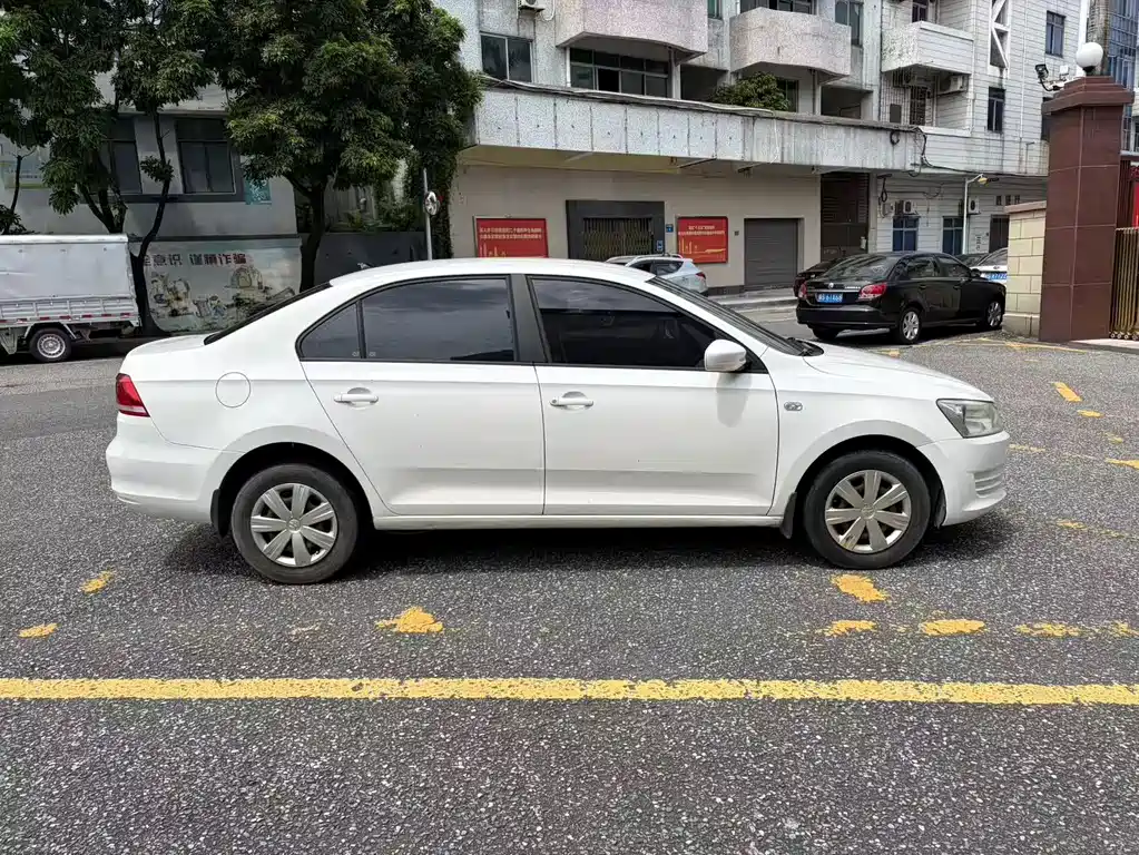 Volkswagen Santana 2013